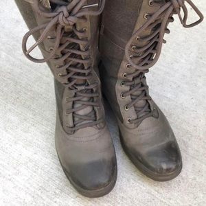 Gorgeous Women’s UGGS In Olive Green Sz 8